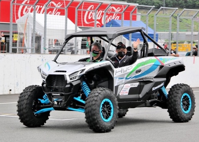 Toyota's demonstration of a hydrogen-powered engine. Media sourced from Fuel Cell Works.