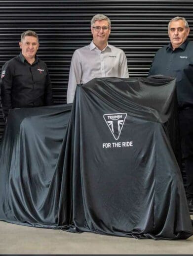 Triumph in the official statement of their entry into the 2024 FIM Motocross World Championship. Med ia sourced from RideApart.