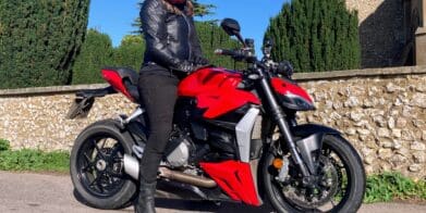 Author on 2022 Ducati V2 Streetfighter