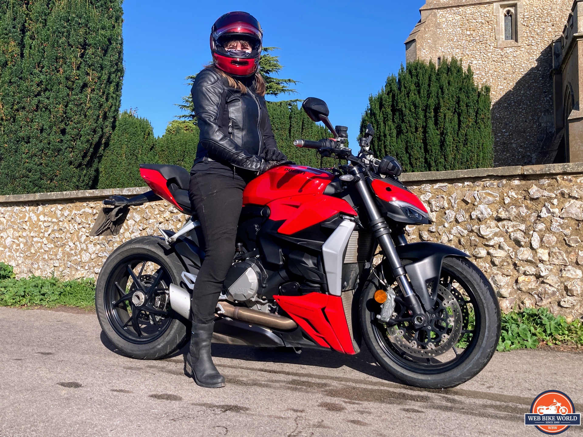 Author on 2022 Ducati V2 Streetfighter