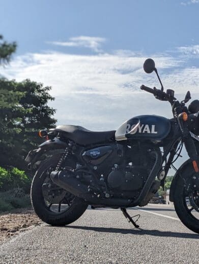 Royal Enfield Hunter 350 on country road