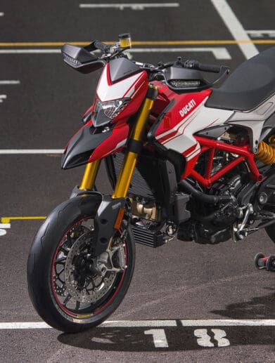 Ducati's 2016-2018 Hyperstrada / Hypermotard models, which are currently undergoing a recall. Media sourced from CycleWorld.