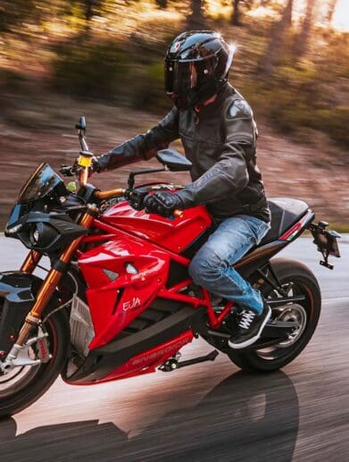 Energica's lesser fairing offering, the Eva Ribelle. Media sourced from Ultimate Motorcycling.