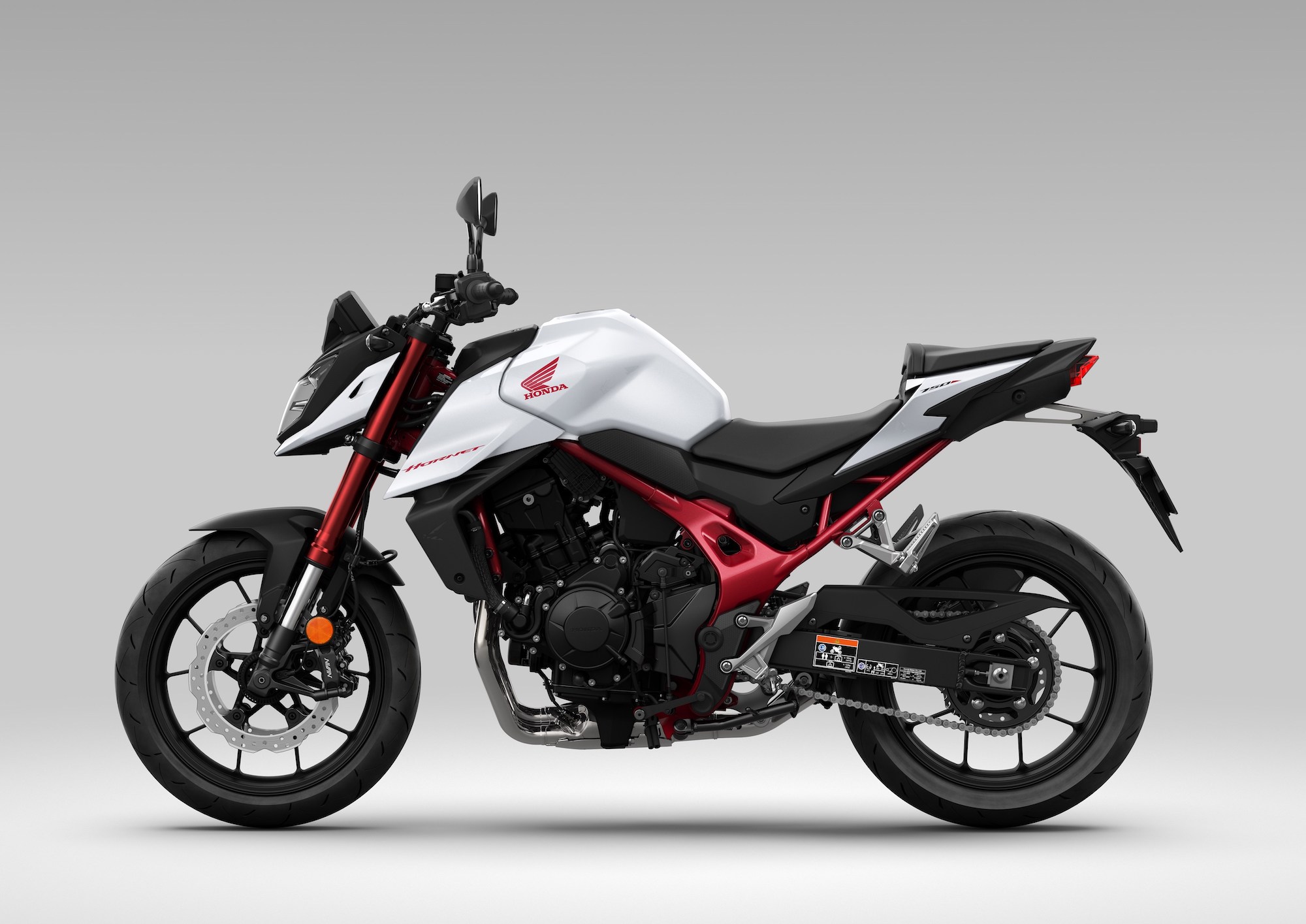 Honda's all-new 2023 CB750 Hornet: A new middleweight contender for the Yamaha MT-07. Medias sourced from Honda's relevant press release.