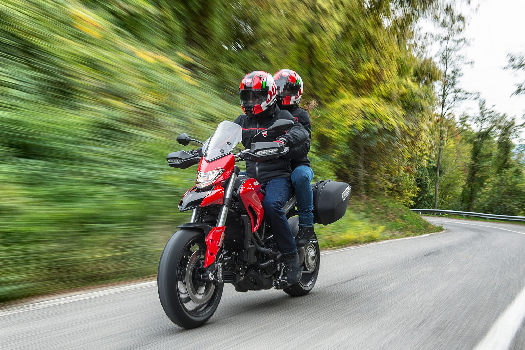 Ducati's 2016-2018 Hyperstrada / Hypermotard models, which are currently undergoing a recall. Media sourced from Total Motorcycle.