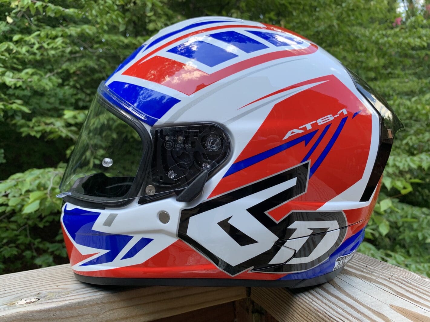 6D ATS-1R helmet outside