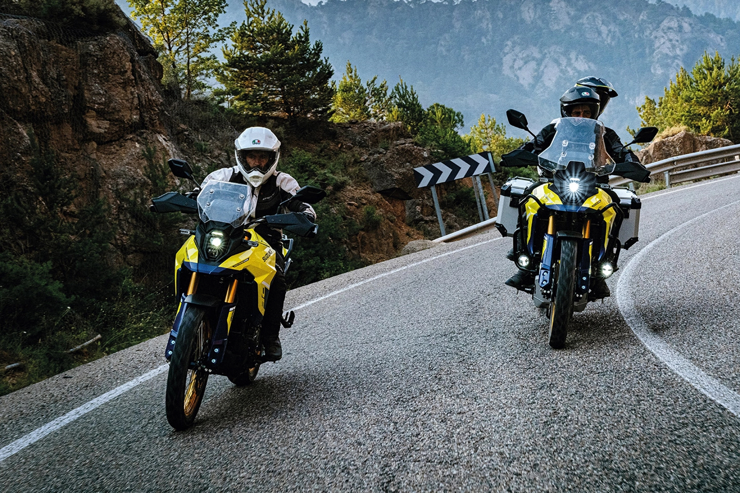 Suzuki's all-new V-Strom 800DE. Media sourced from MCN.