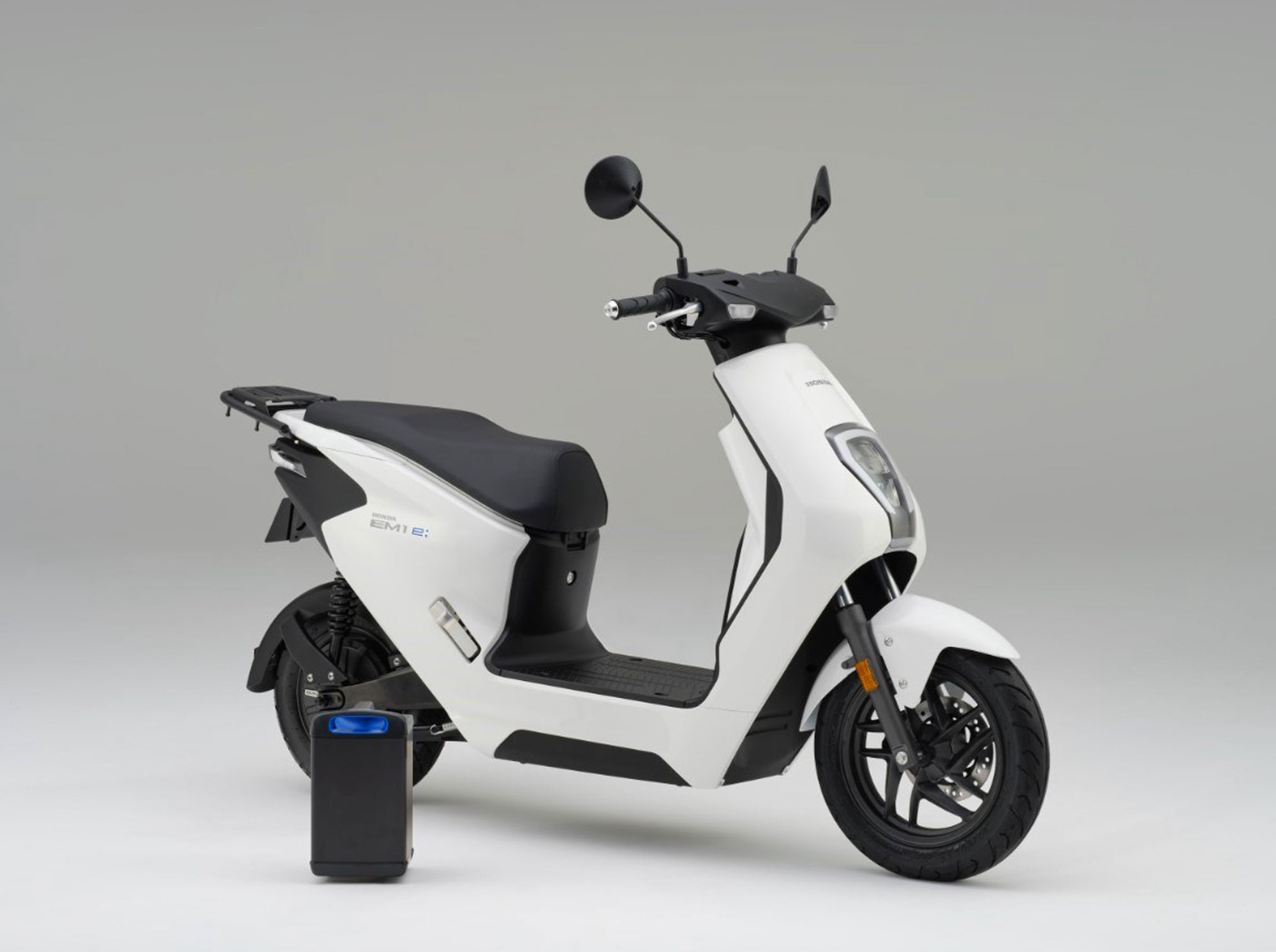 "EM1 e:" is Honda's first electric two-wheeler for EU. Media sourced from Total Motorcycle.