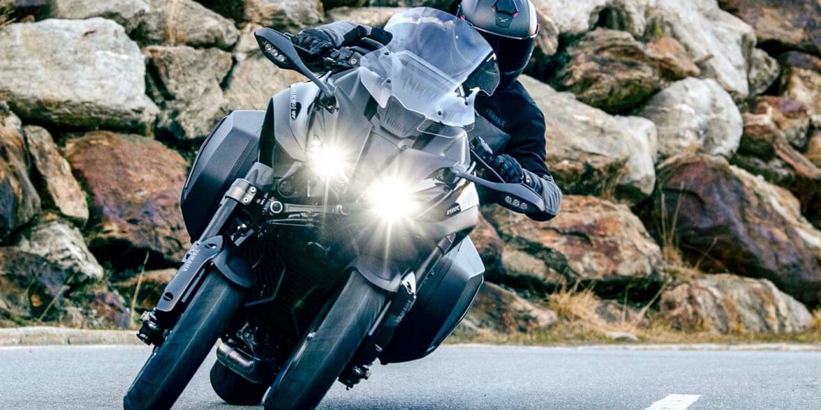 Yamaha Niken GT Gets a Heart 2023 -