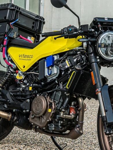 A view of the new prototype from Vitesco, showing the potential of a conversion kit added to a fossil fuel bike for electric benefit. Media sourced from NewAtlas.