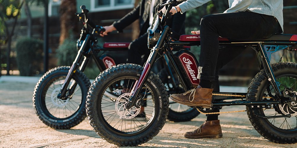 A view of the eFTR® Hooligan 1.2, created by Indian Motorcycles, together with the knowledge and know-how of California-based ebike brand SUPER73