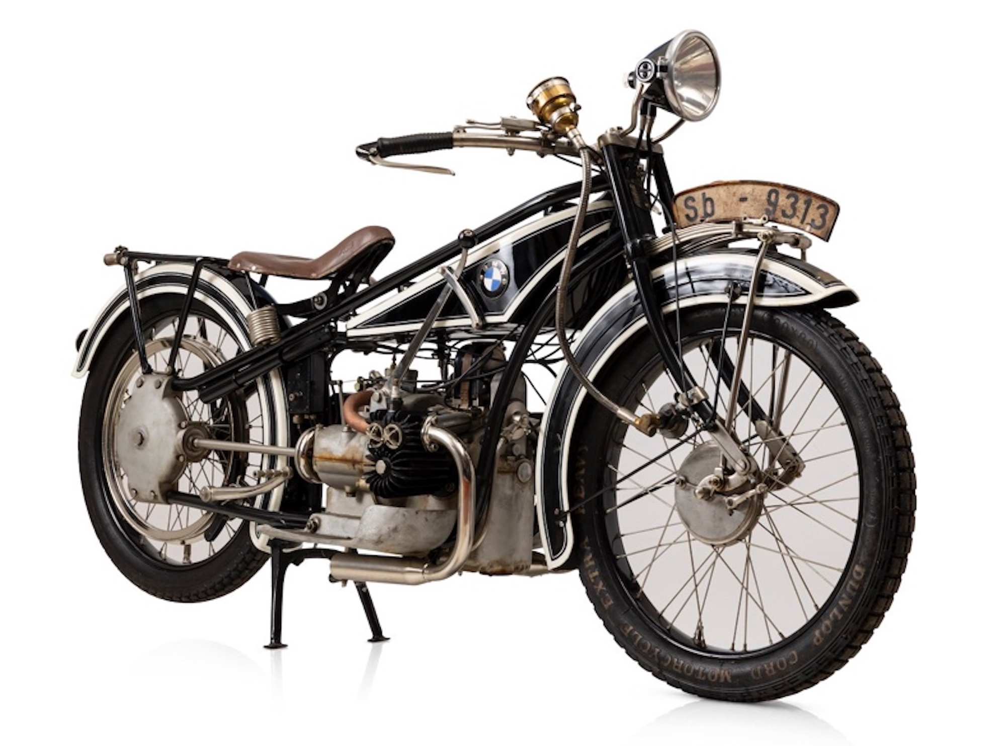 A c.1924 BMW 493cc R32, estimated around €90,000-120,000 and a member of the Collection of Important Pioneer and Collectors’ Motorcycles and Motor Cars going on sale at Bonhams Grandes Marques à Paris Sale. Media sourced from Bonhams' recent press release.