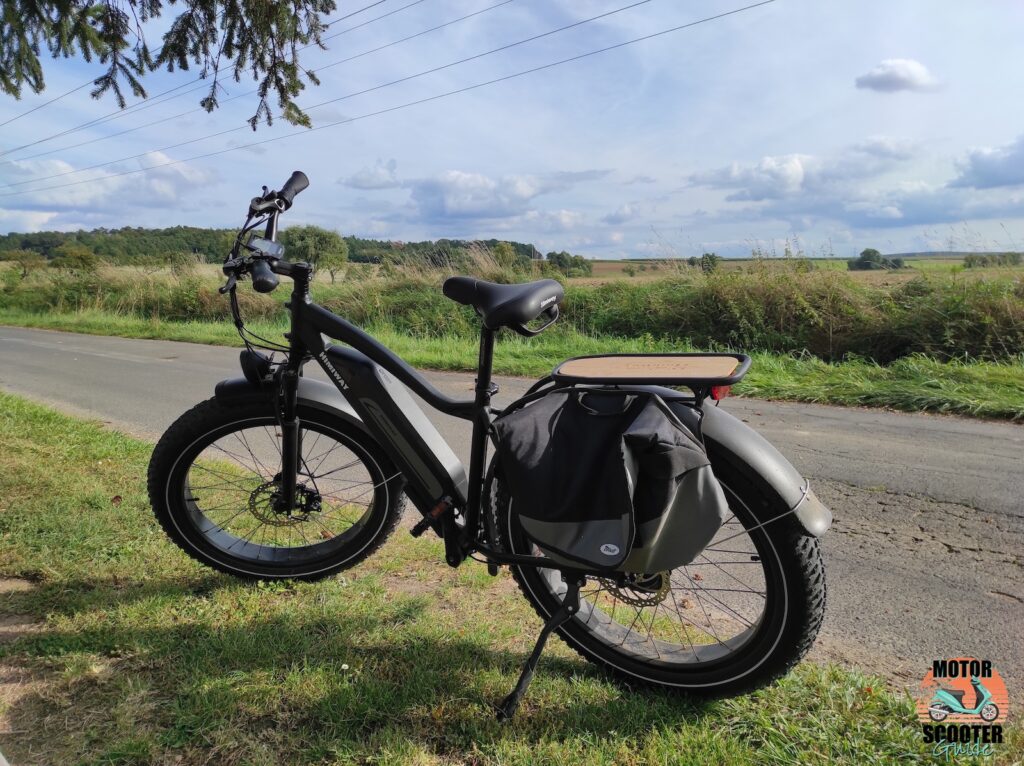 Side view of the 2021 Himiway All-Terrain Cruiser with saddlebag
