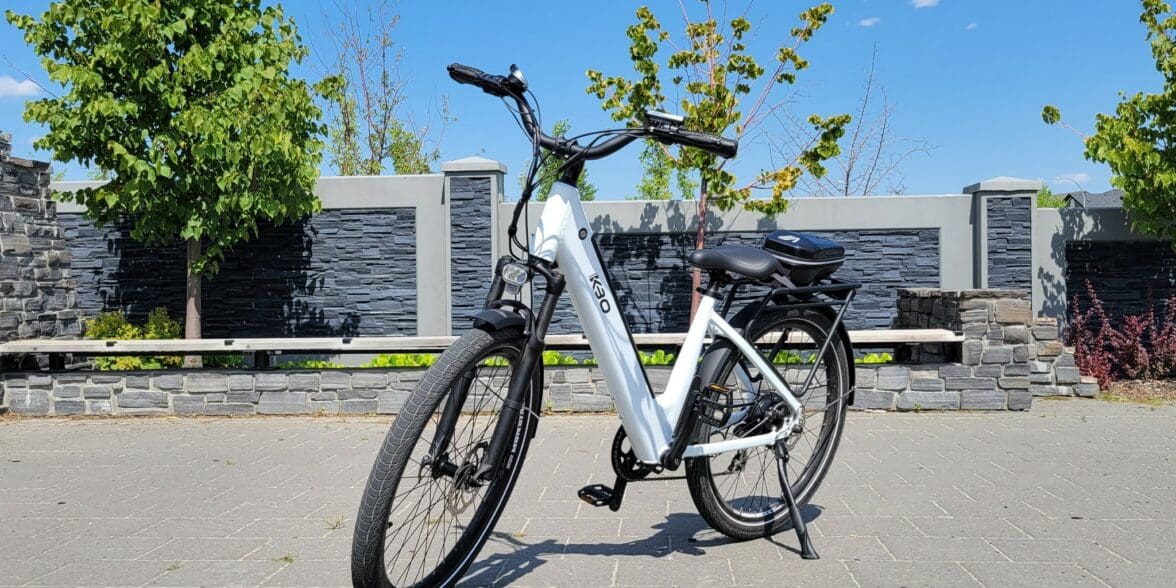 KBO Breeze Step Thru parked on a paved path