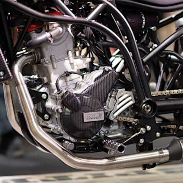 A view of the engine crank case on the CCM Cruiser. Media sourced from Motociclismo.