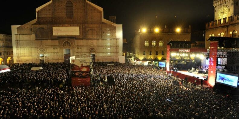 The masses of Ducatisti, celebrating Team Red's successes. Media sourced from Roadracing World.