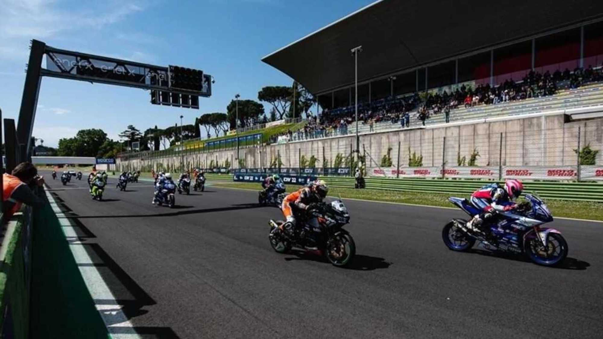 A series of women from the ‘Campionato Italiano Velocità Femminile’ (CIV), or the 'Italian Women’s Speed Championship.' Media sourced from RideApart.