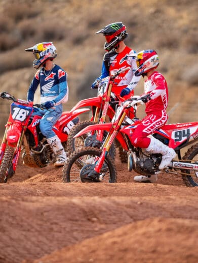 Honda bikes about to do what they do best. Media sourced from Swapmoto Live.