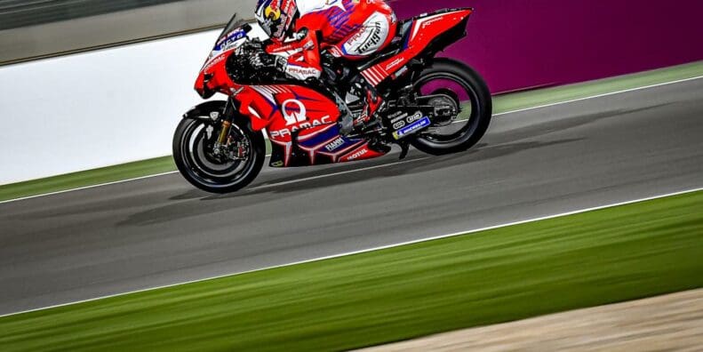 A Ducati MotoGP bike doing what it does best. Media sourced from MotoGP.