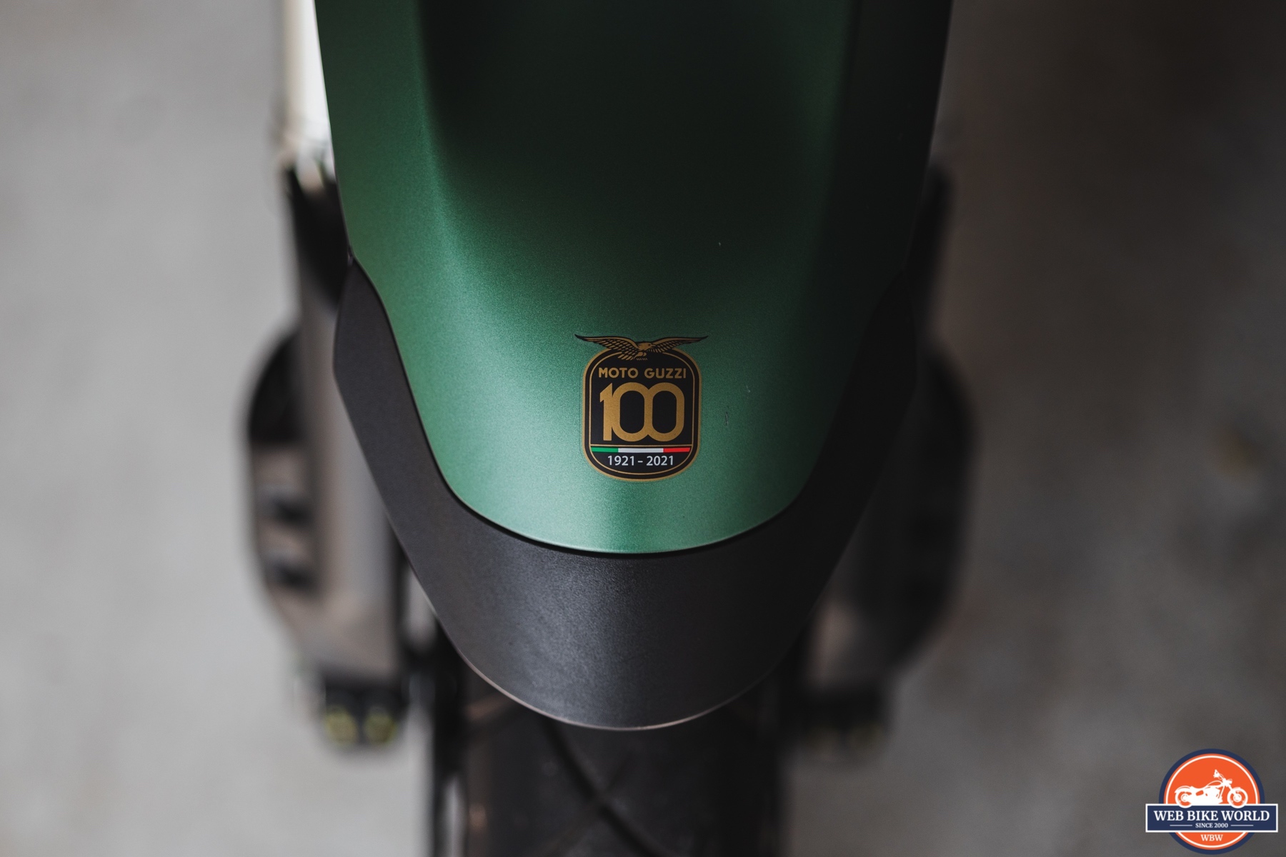 Detail photo of a 2021 Moto Guzzi V85TT Centenario front mud guard sticker