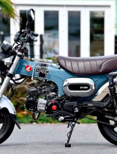 The custom DAX125, modded out with part from SP Takegawa. Media sourced from RideApart.