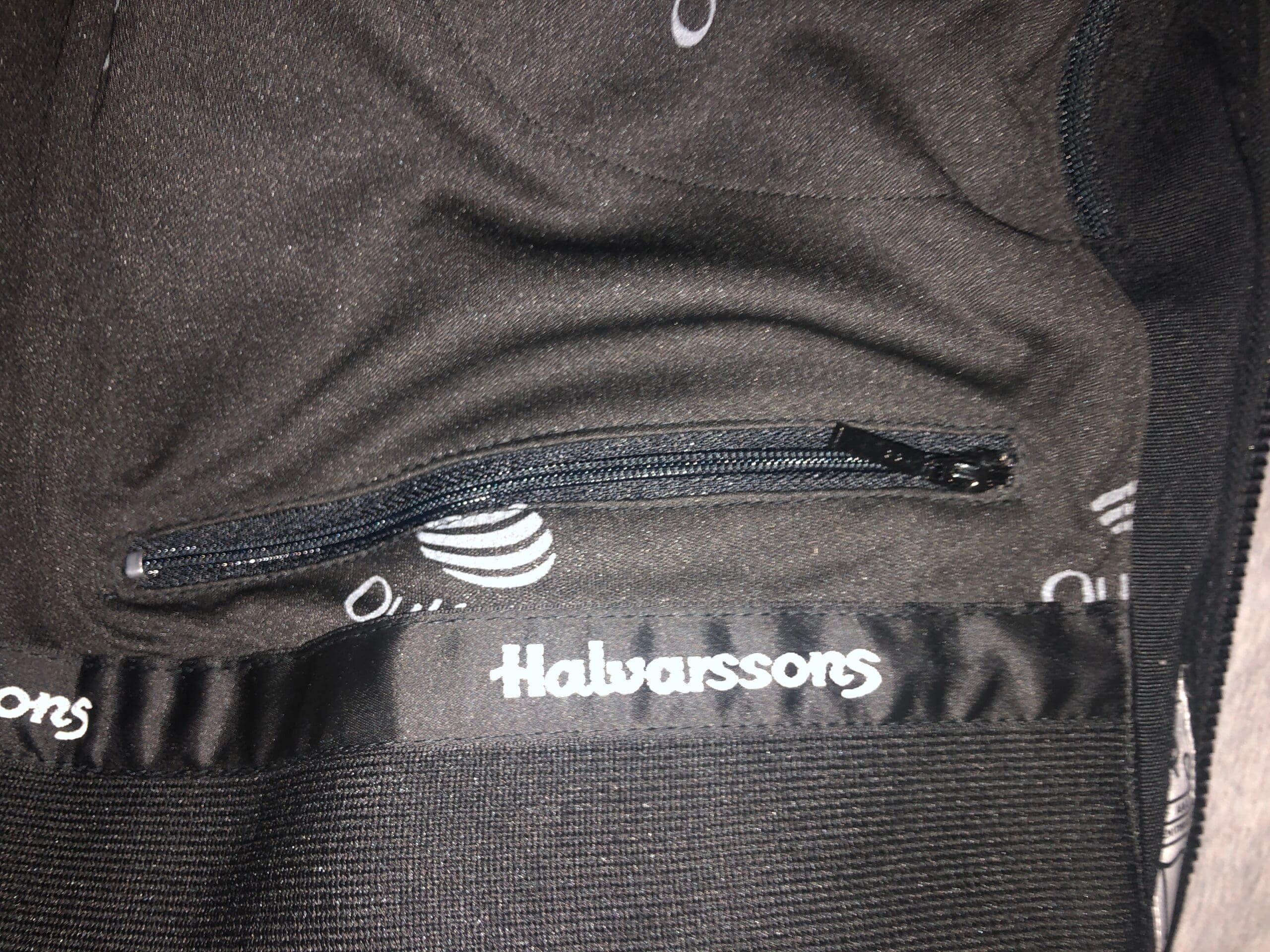 Inside zippered pocket on Halvarssons Vitsand Ladies Jacket