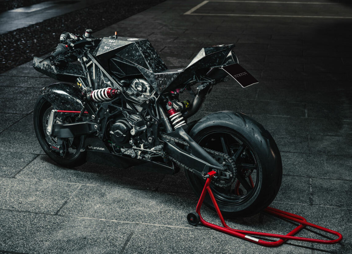 The new Vtopia Vyrus kit, built by Vtopia Designs. Media sourced from BikeEXIF.