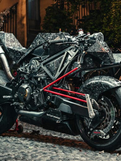 The new Vtopia Vyrus kit, built by Vtopia Designs. Media sourced from BikeEXIF.