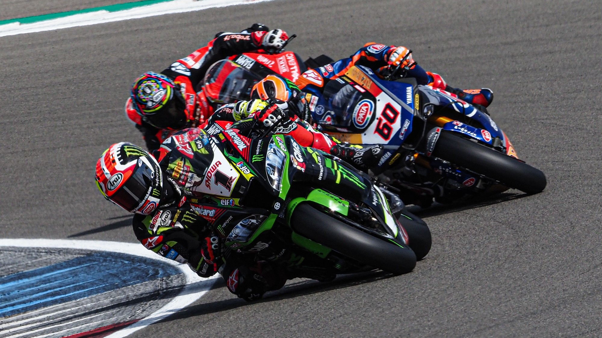 Pandangan para pembalap WorldSBK melakukan yang terbaik di twisties. Media bersumber dari WorldSBK.
