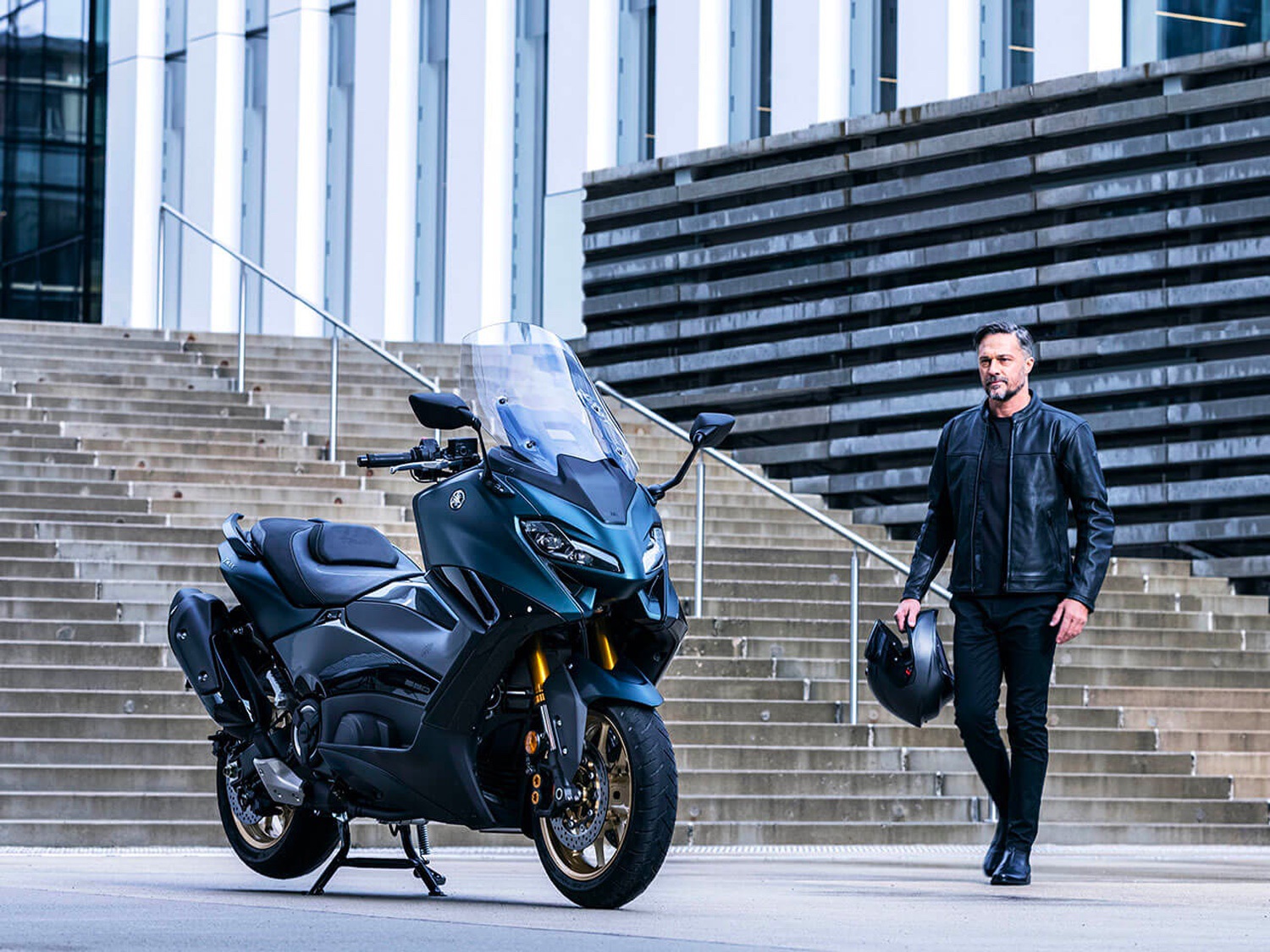 The Ultimate Yamaha T Max Tech Max Review: The best scooter in