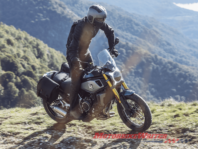 CFMoto 700CL-X Adventure