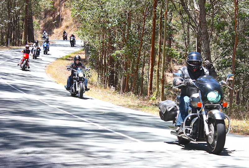 Mt Glorious pass overtake over solid white lines