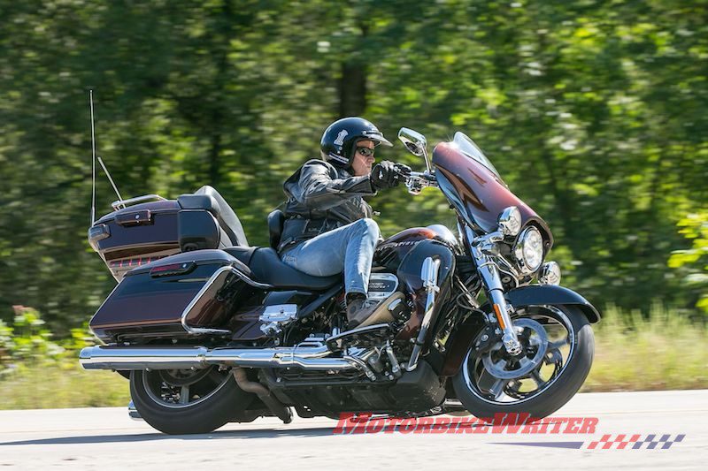 Harley-Davidson CVO Street Glide Limited Road Glide Boom Box rain wet infotainment audio techno