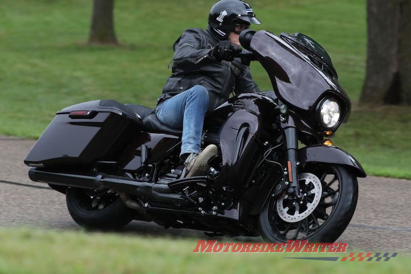 Harley-Davidson CVO Street Glide Limited Road Glide Boom Box rain wet infotainment audio techno