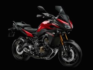 Yamaha MT-09 Tracer - R1