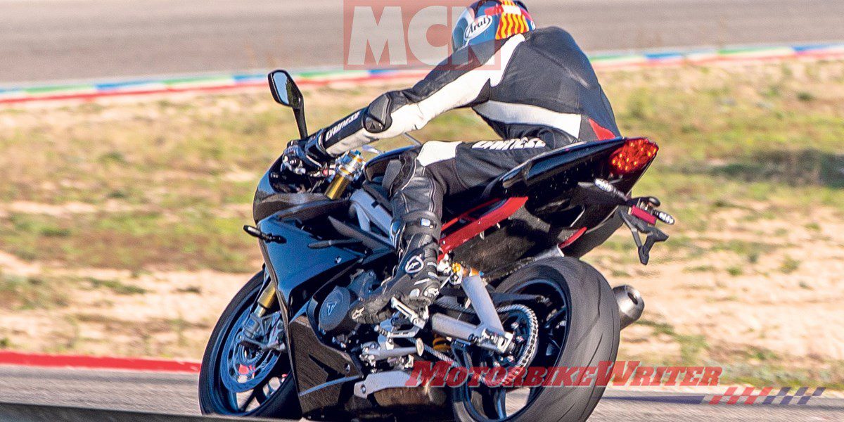 All spy images of the Daytona 765 are from British website Motorcyclenews.com Triumph Daytona Moto2 765