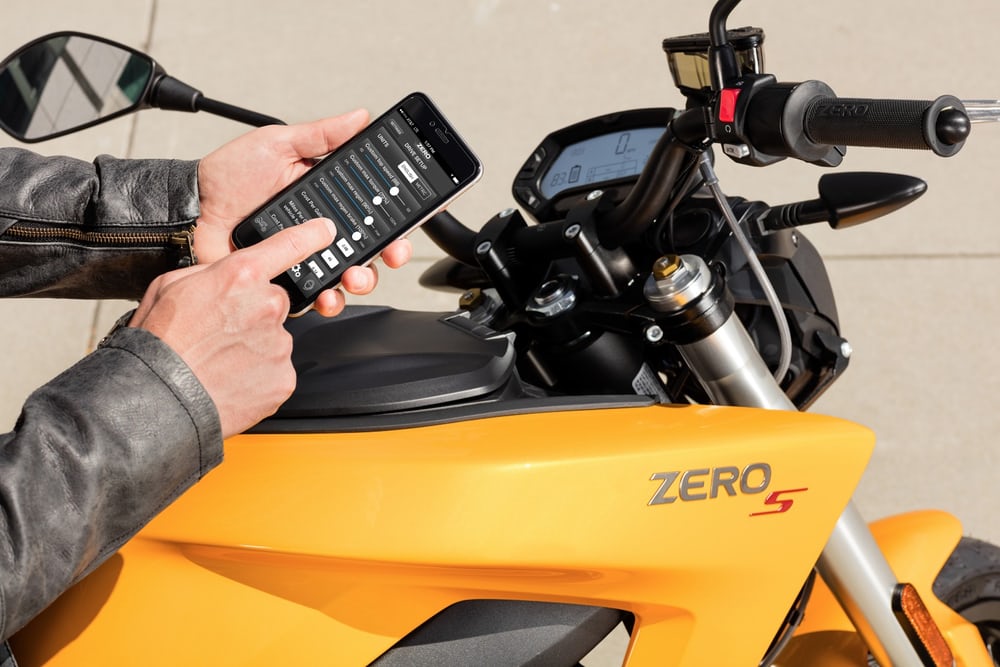 2017 Zero motorcycles have increased range board