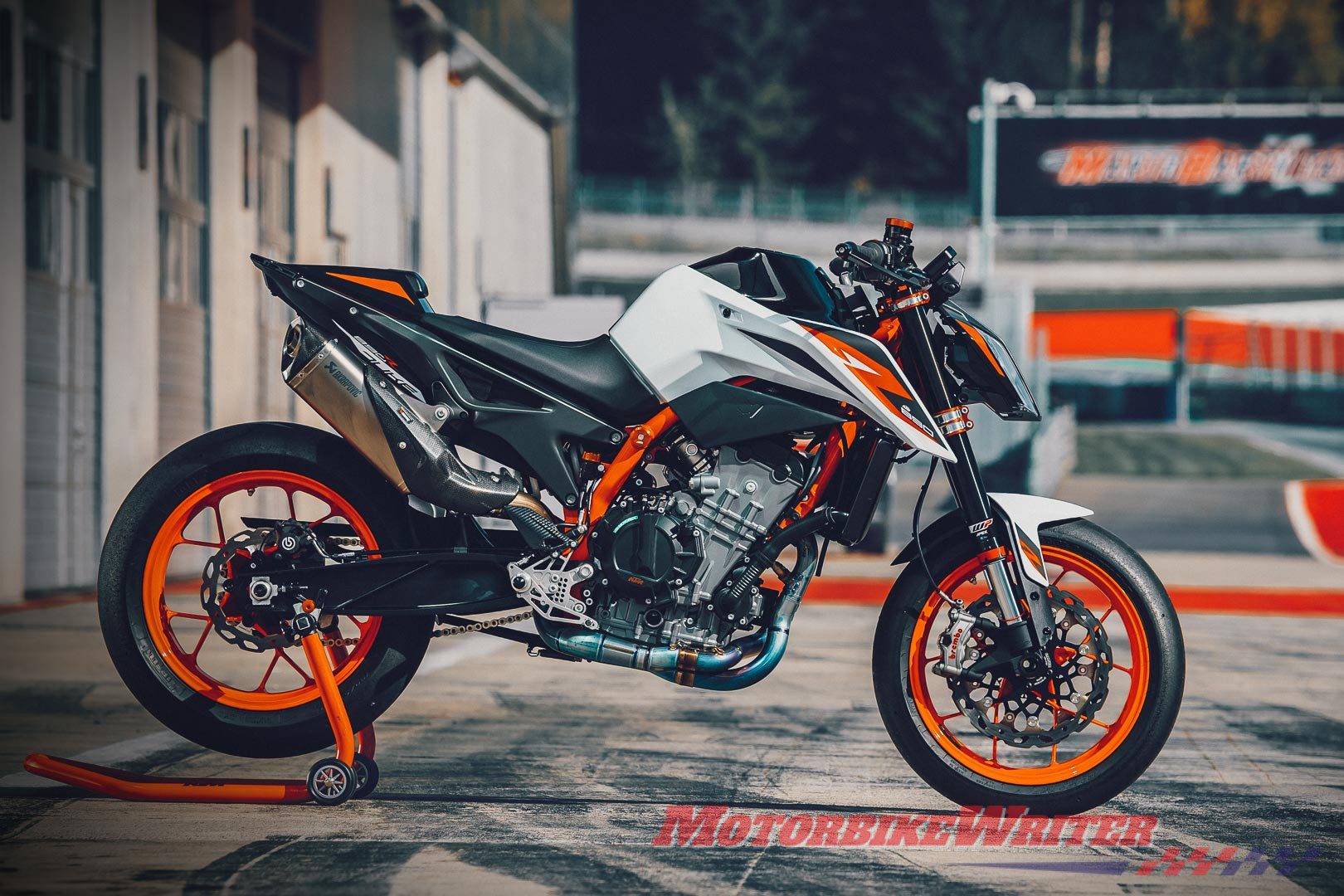 2020 KTM 890 Duke R Super Scalpel