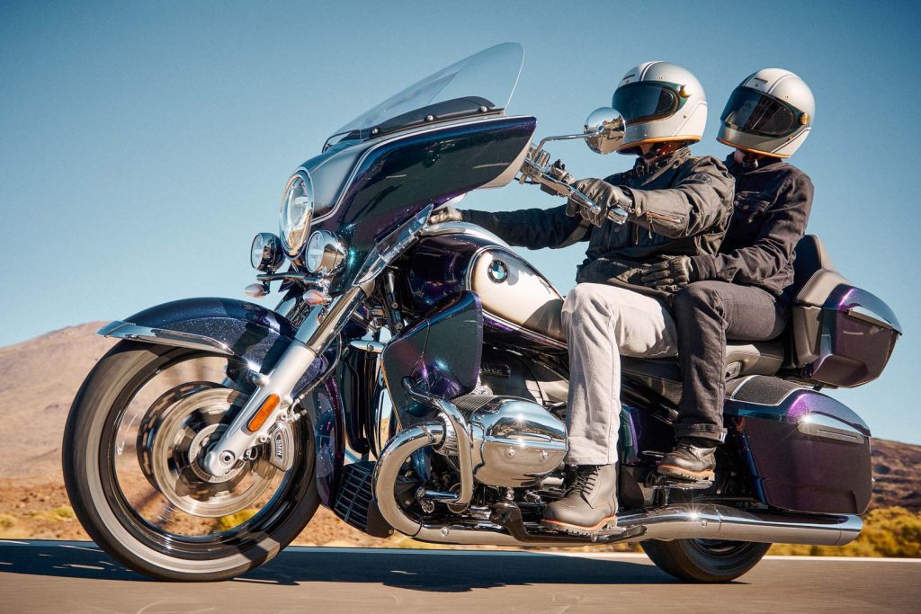 A view of a pair of riders enjoying a cruise on the all-new 2022 BMW Transcontinental