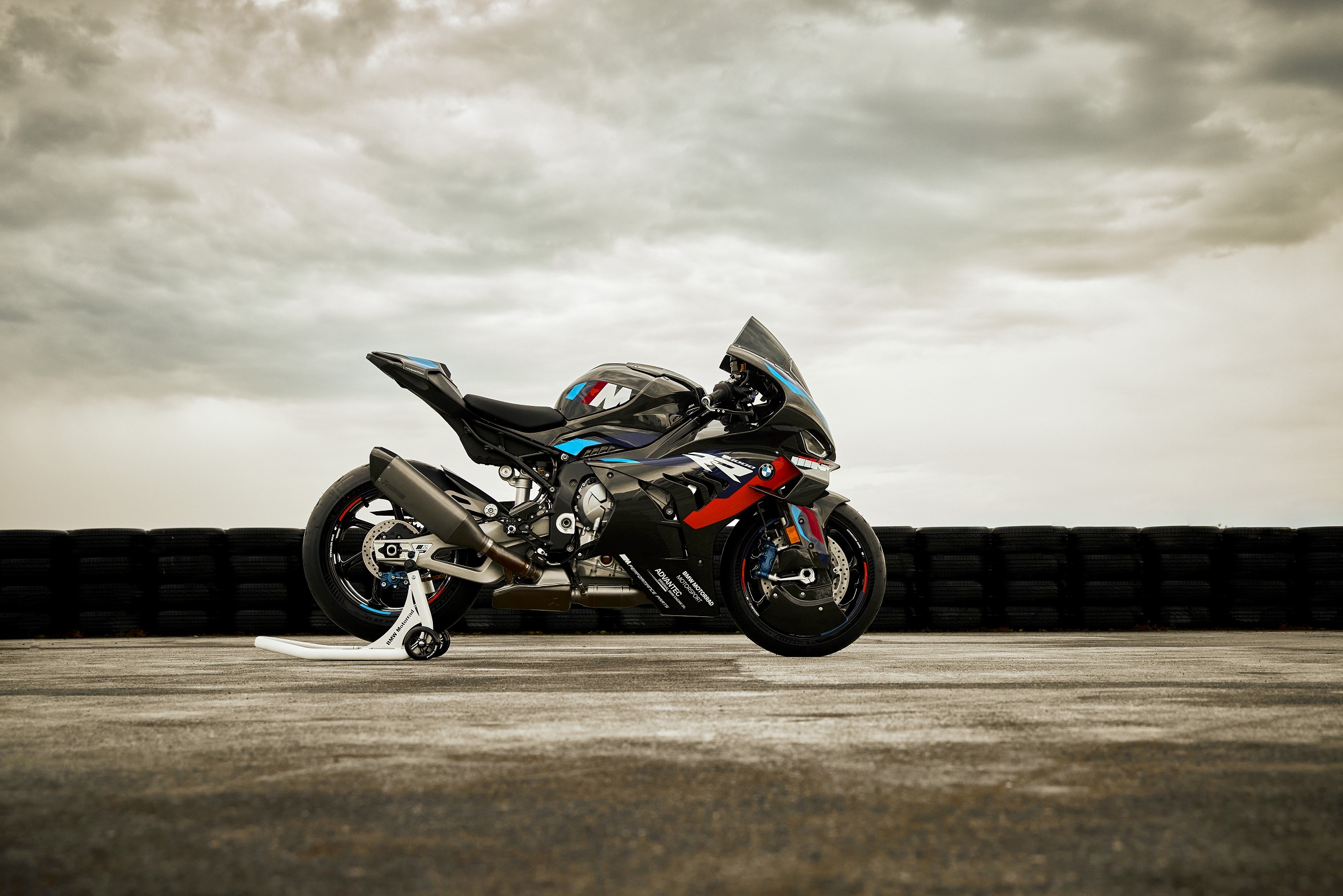 BMW M 1000 RR Price - Mileage, Images, Colours