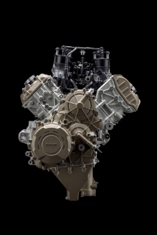 Ducati Desmosedici Stradale V4 engine