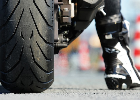 tyre pressures Emergency braking - tyre noise motorcycle safety 101