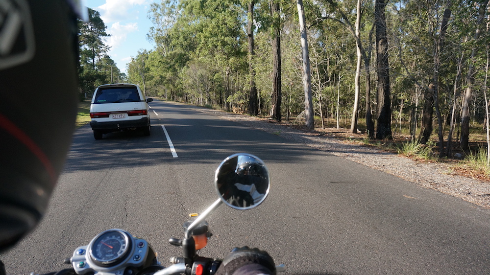 How to overtake traffic lane filtering