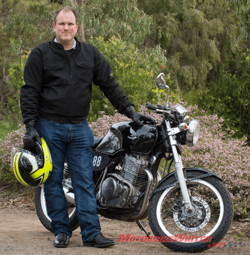 MotoCAP senior researcher Dr Chris Hurren award