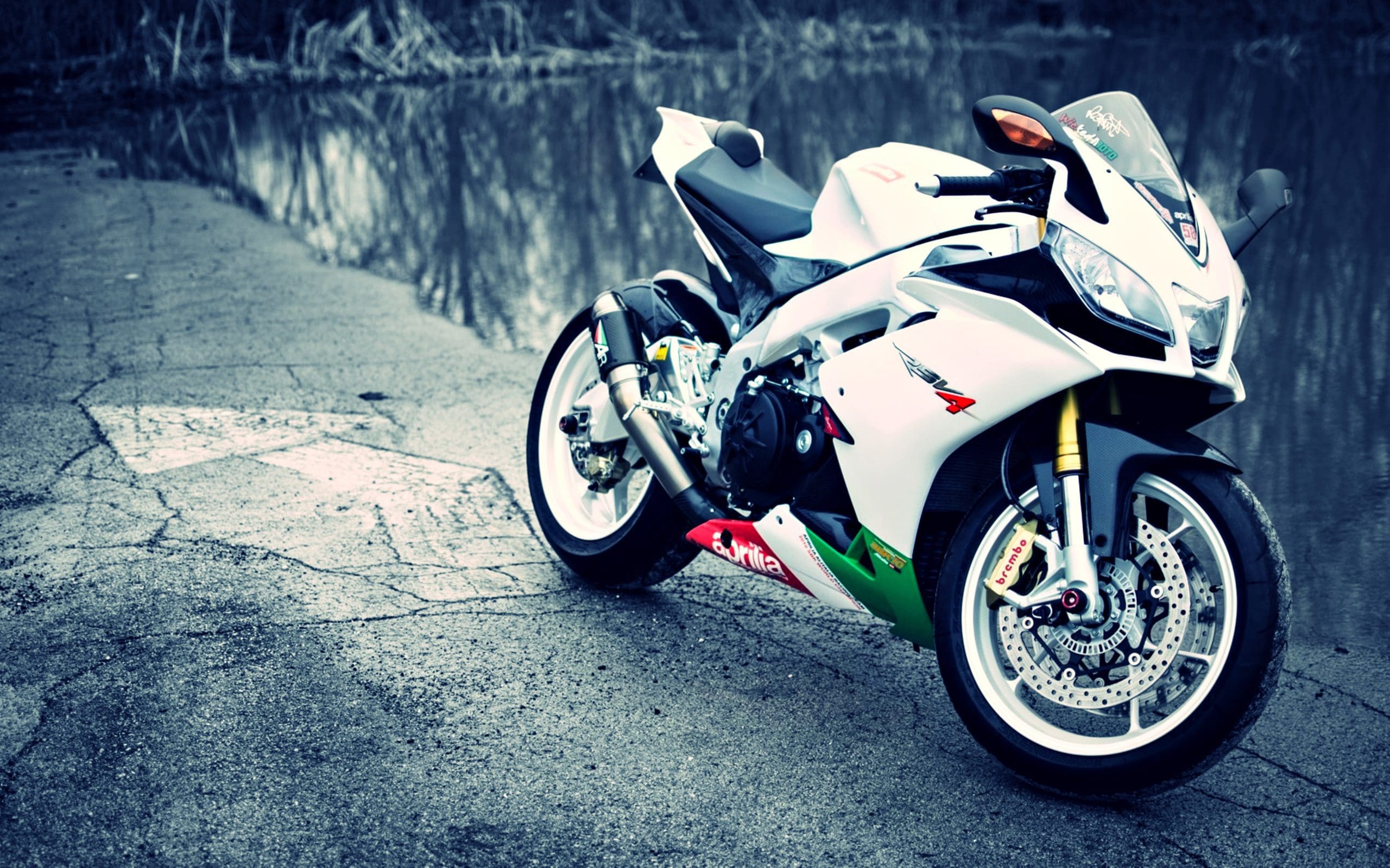 Aprilia RSV4 Wallpapers