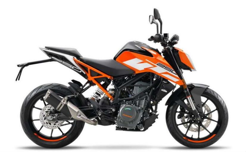 2017 KTM 390 Duke adds tech and style