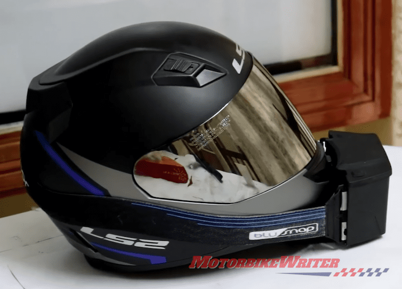 Airconditioner or full-face helmet - feher