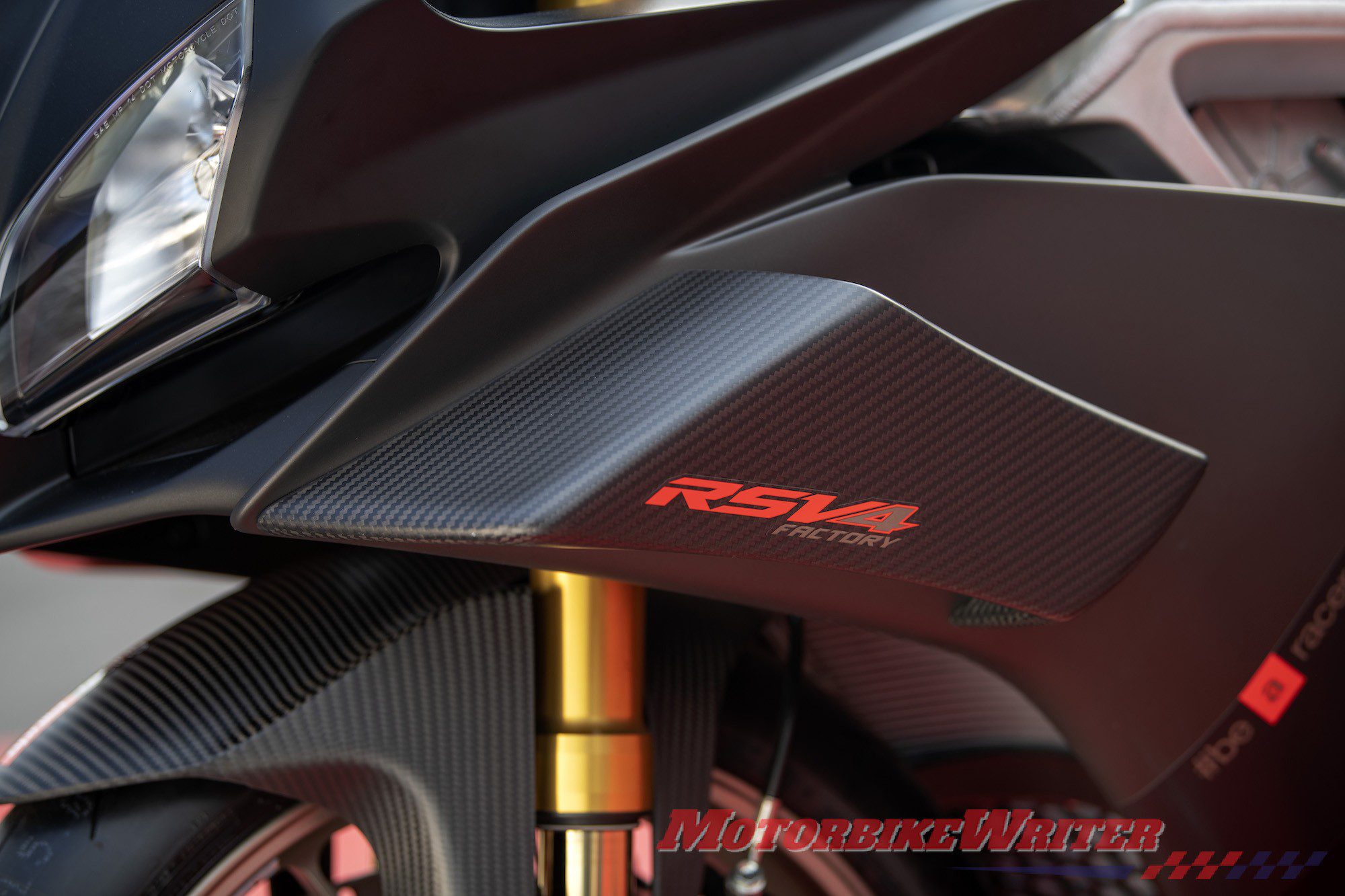 Aprilia RSV4 1100 Factory slims