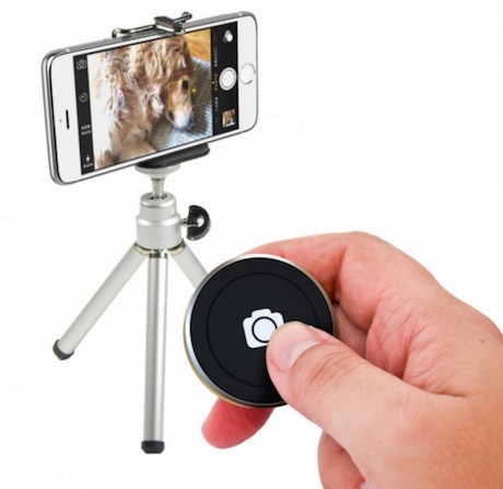 Satechi remote media button for smartphones