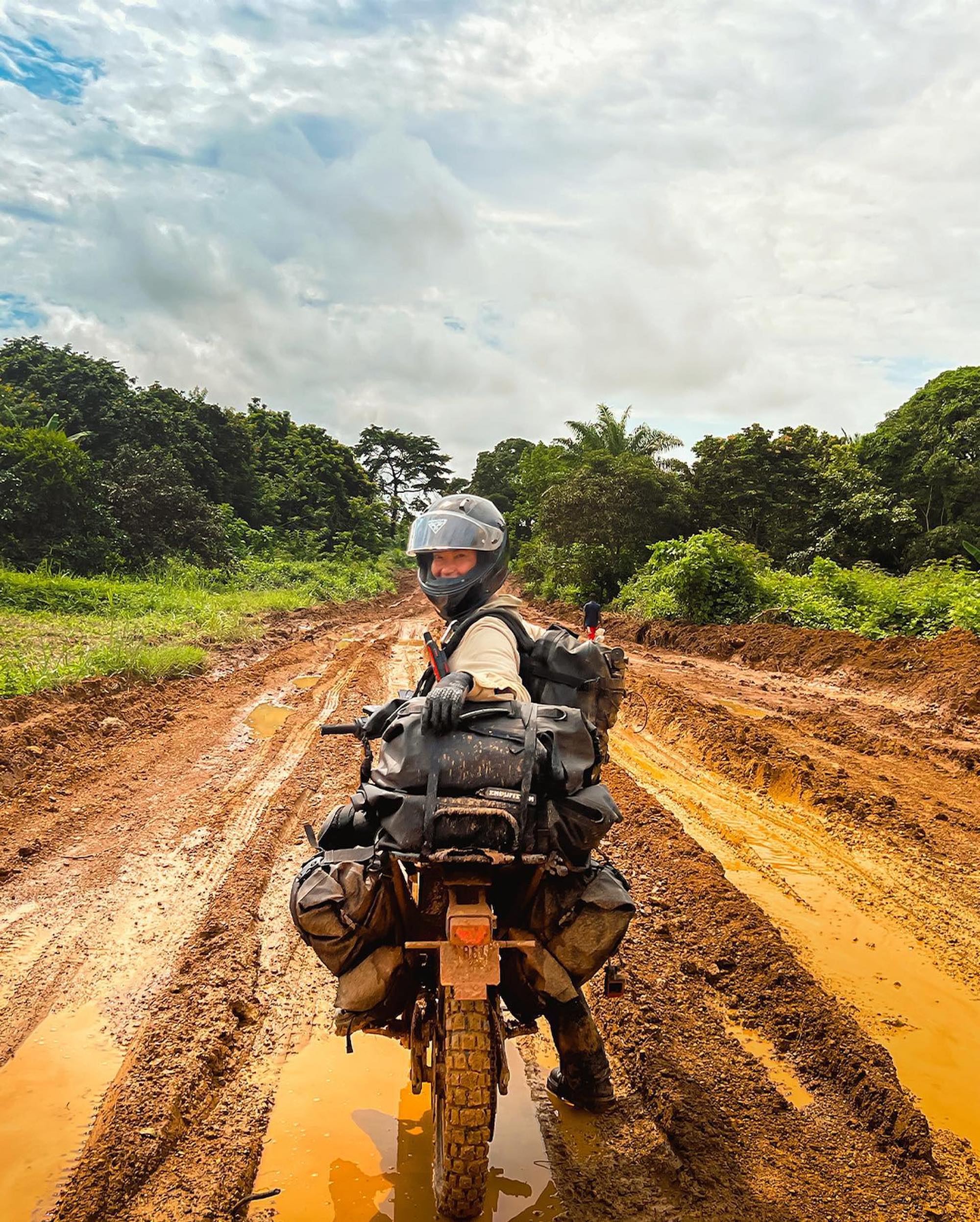 Sinje Gottwald, CAKE’s sales/account manager, astride a Kalk as she breaks a new record for "longest distance ever on an electric motorcycle." Media sourced from CAKE's Facebook page.